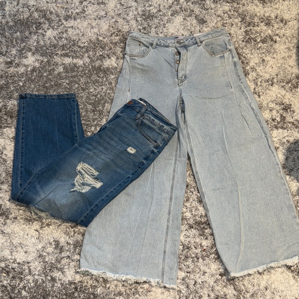 SO Women’s 13/31 Stylish Women's Light and Dark Blue Jeans New/like new loose
